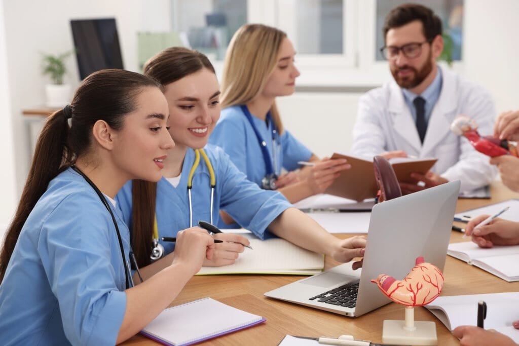 The Role of Allied Health Professionals in Geriatric Care Allied Health Professionals 2